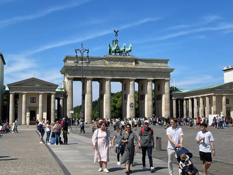 Brandenburg Gate Unter Den Linden Itinerary & Things To Do Berlin Germany