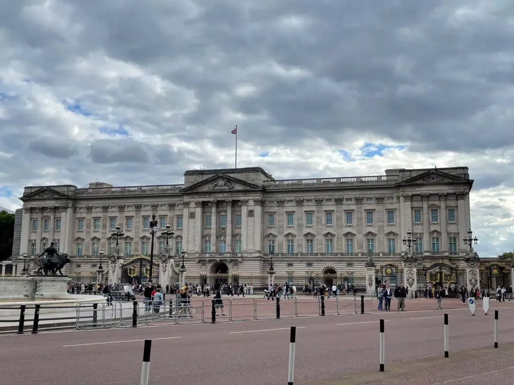 Buckingham Palace, London Itinerary and Things To Do