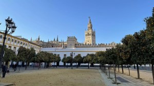 Patio de Banderas, Alcazar, Sevilla Itinerary and Things To Do - profile