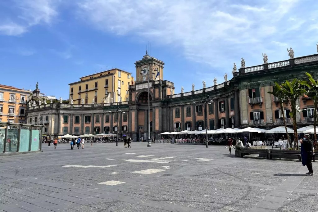 Piazza Dante Monumento a Dante Alighieri, Naples Itinerary and Things To Do